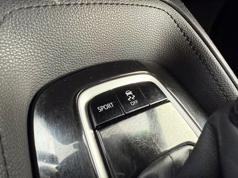 Used 2020 Toyota Corolla SE image 22