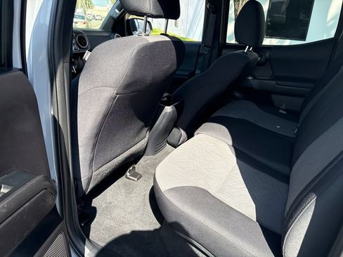 Used 2021 Toyota Tacoma TRD Off-Road AWD/4WD image 9