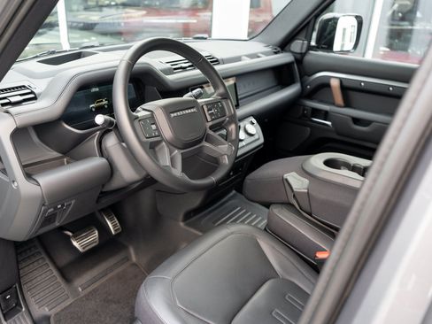 Used 2022 Land Rover Defender 110 X AWD/4WD image 8