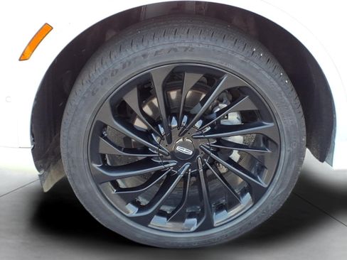 Used 2024 Lincoln Aviator Reserve w/ Equipment Group 201A AWD/4WD image 7