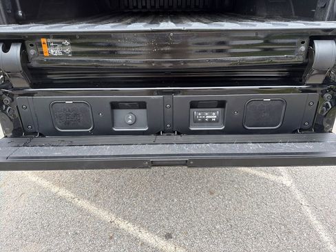 Used 2024 GMC Sierra 3500 Denali Ultimate AWD/4WD image 32