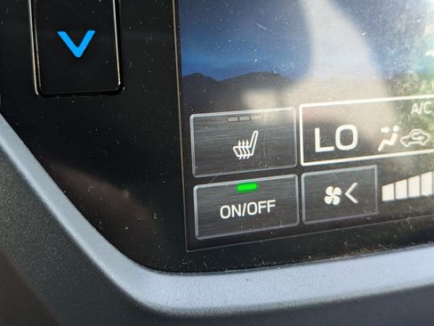 Certified 2025 Subaru Forester Premium AWD/4WD image 28