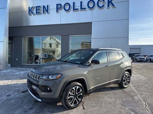 Used 2022 Jeep Compass Limited image 2