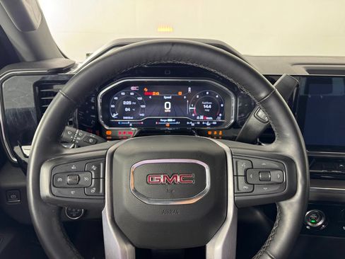 Used 2024 GMC Sierra 1500 SLT AWD/4WD image 17