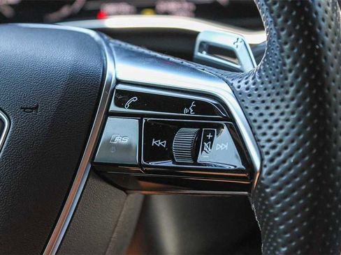 Used 2022 Audi RS 6 w/ Executive Package image 17