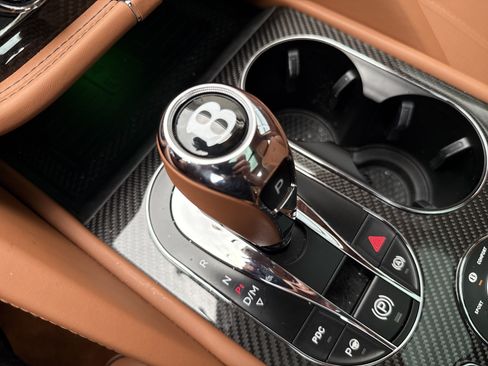 Used 2023 Bentley Bentayga AWD/4WD image 18