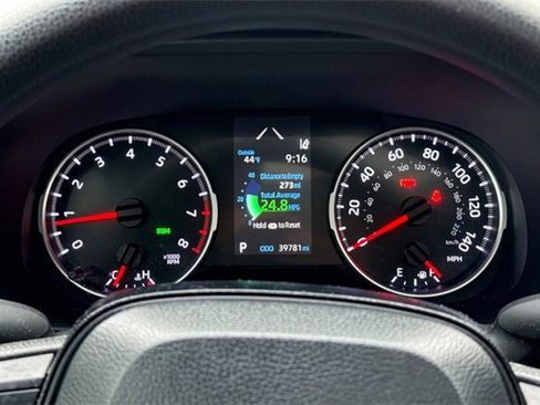 Used 2020 Toyota RAV4 XLE image 32