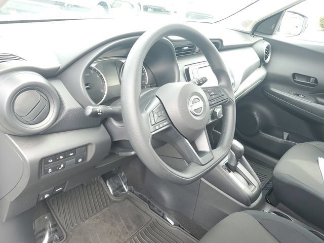 Certified 2025 Nissan Kicks Play S FWD image 17