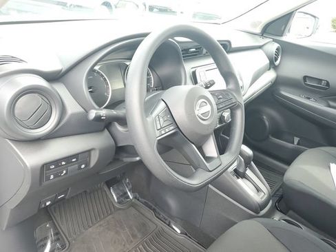 Certified 2025 Nissan Kicks Play S FWD image 17