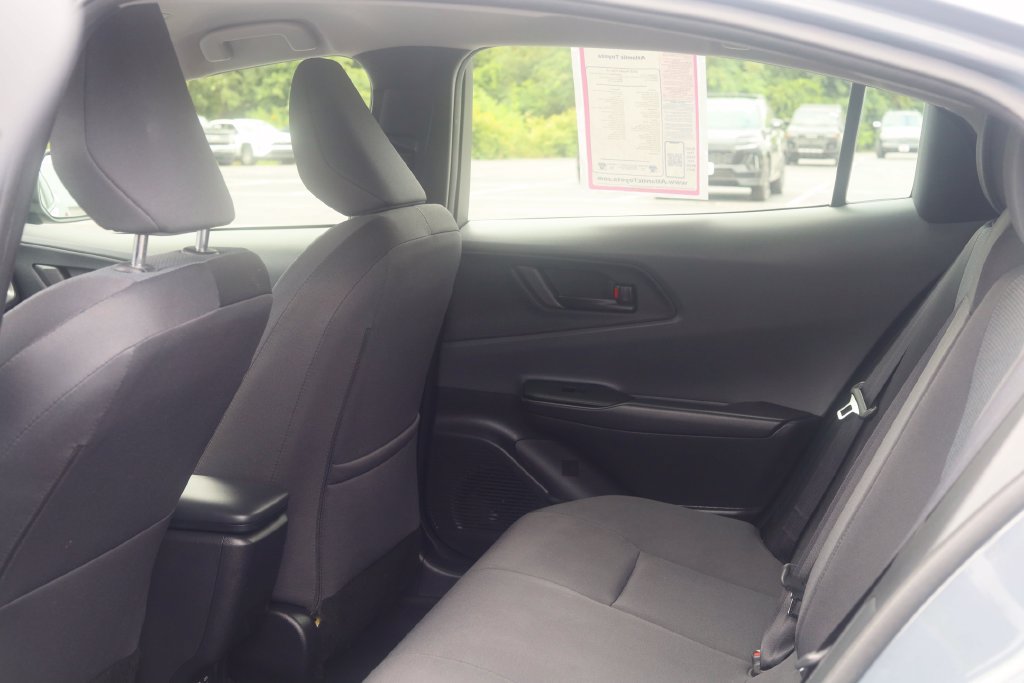 Used 2025 Toyota Prius LE FWD image 25
