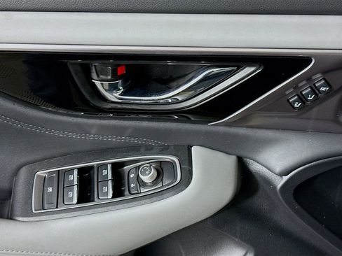 Certified 2025 Subaru Outback Limited image 26