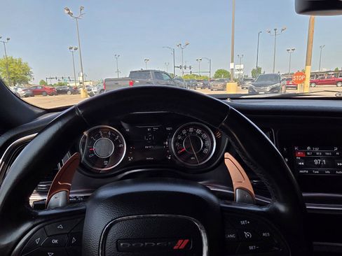 Used 2015 Dodge Challenger SXT RWD image 21