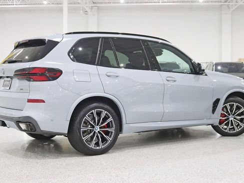 Used 2025 BMW X5 xDrive50e w/ M Sport Package AWD/4WD image 9