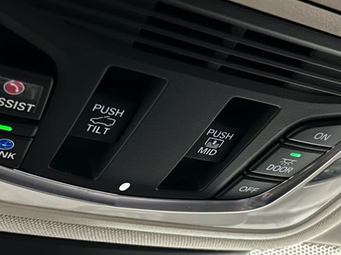 Used 2022 Acura MDX SH-AWD w/ Advance Package image 28