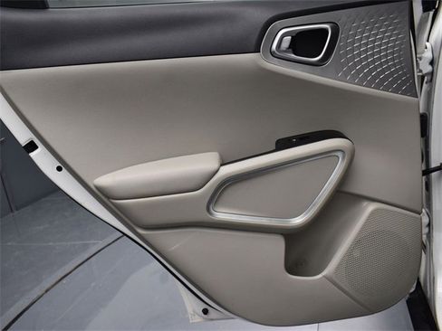 Certified 2021 Kia Soul LX image 15