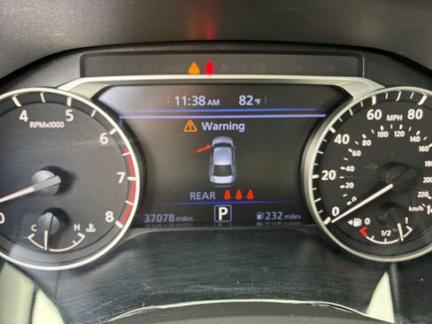 Used 2025 Nissan Altima 2.5 SV FWD image 34