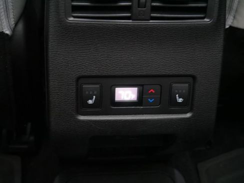 Used 2024 Mitsubishi Outlander SEL image 14