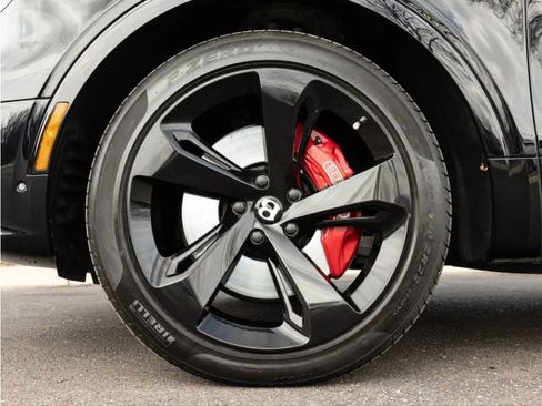 Used 2025 Bentley Bentayga V8 image 84