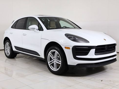 New 2026 Porsche Macan image 30