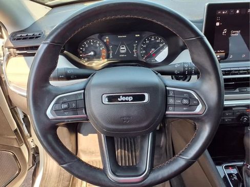 Used 2022 Jeep Compass Limited AWD/4WD image 10