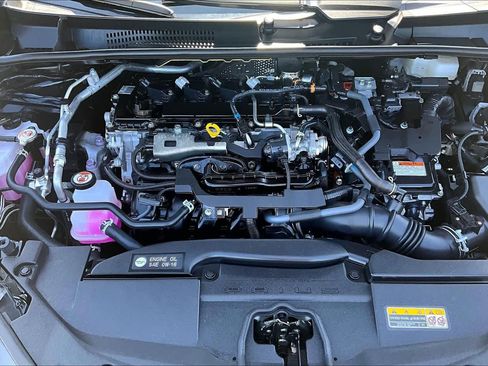 Certified 2025 Toyota Prius LE FWD image 31