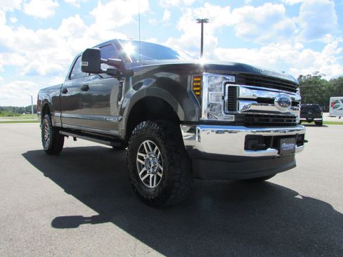 Used 2019 Ford F250 XLT image 5