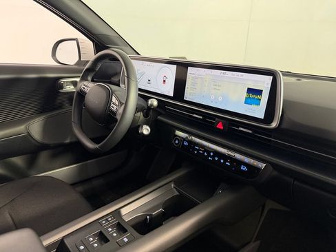 Used 2025 Hyundai Ioniq 6 SE RWD image 30