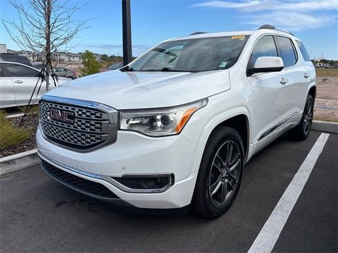 Used 2019 GMC Acadia Denali image 3