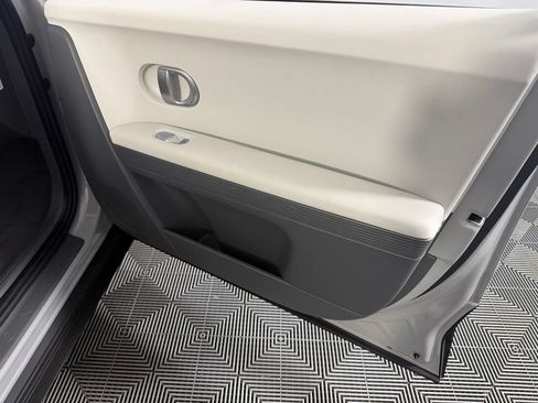 Used 2024 Hyundai Ioniq 5 SEL RWD image 33