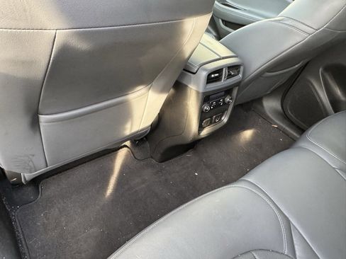 Used 2020 Buick Envision Essence image 11