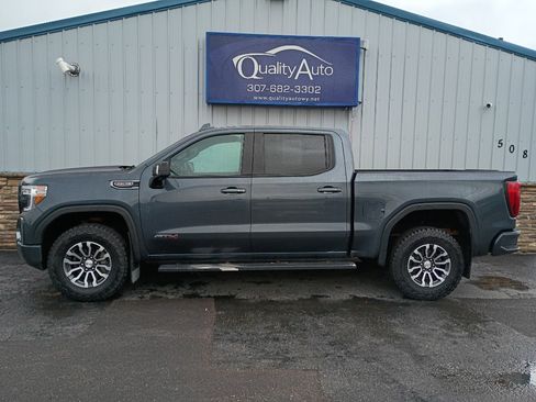 Used 2022 GMC Sierra 1500 AT4 AWD/4WD image 1