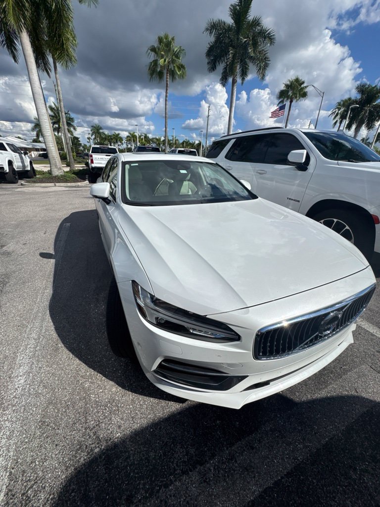 Used 2018 Volvo S90 T6 Inscription w/ Convenience Package AWD/4WD image 2