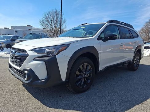 Certified 2025 Subaru Outback Onyx Edition image 4