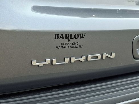 Used 2022 GMC Yukon SLT w/ SLT Premium Package image 40