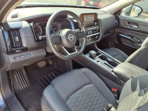 Used 2022 Nissan Pathfinder SV w/ SV Black Package FWD image 4
