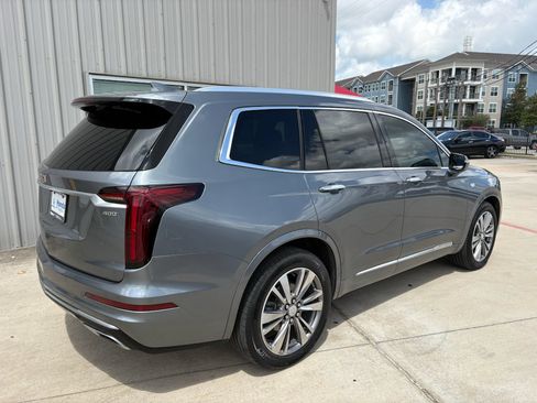 Used 2021 Cadillac XT6 Premium Luxury FWD image 8