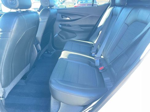 Used 2025 Buick Envista Preferred image 27