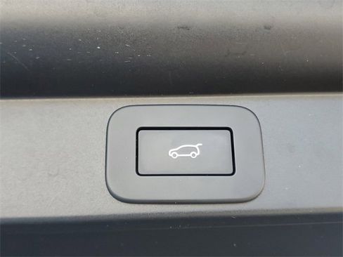 Used 2023 Land Rover Range Rover SE image 9