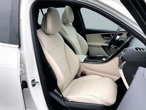 Certified 2025 Mercedes-Benz GLC 300 4MATIC image 32