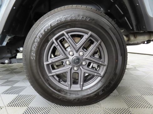 Used 2025 Jeep Gladiator Sport image 46