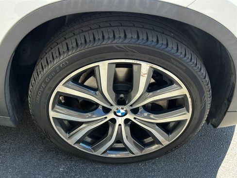 Used 2017 BMW X1 xDrive28i AWD/4WD image 12