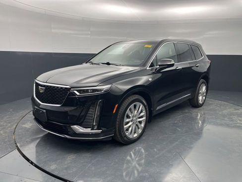 Used 2022 Cadillac XT6 Premium Luxury w/ Technology Package AWD/4WD image 3