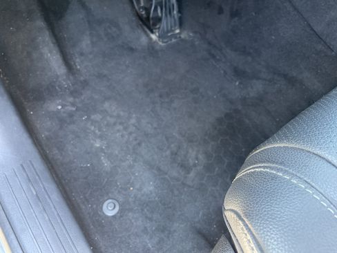 Certified 2024 Mercedes-Benz GLE 350 4MATIC w/ Winter Package image 17