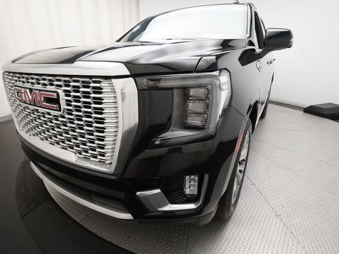 Used 2021 GMC Yukon Denali w/ Denali Premium Package AWD/4WD image 23
