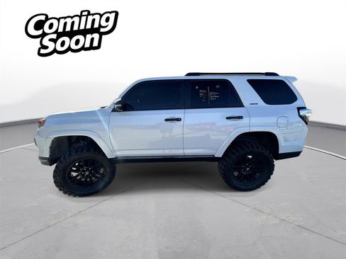 Used 2019 Toyota 4Runner Limited image 9