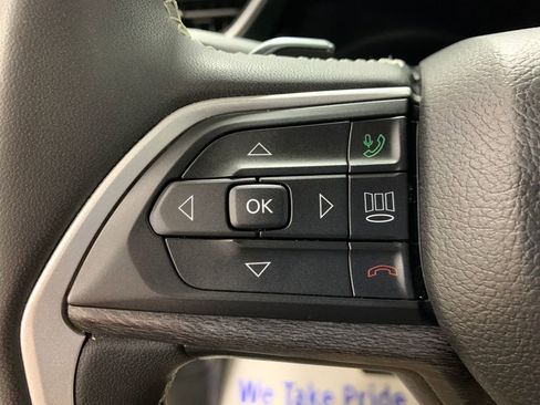 Used 2023 Jeep Grand Cherokee Limited w/ Luxury Tech Group II AWD/4WD image 24