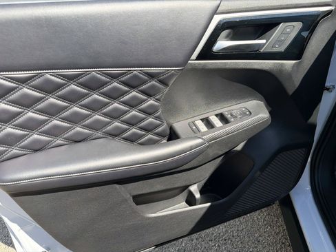 Used 2023 Mitsubishi Outlander SEL AWD/4WD image 12