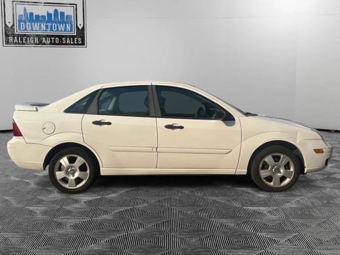 Used 2007 Ford Focus SES image 4