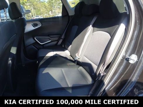 Certified 2025 Kia Soul LX w/ LX Technology Package image 22