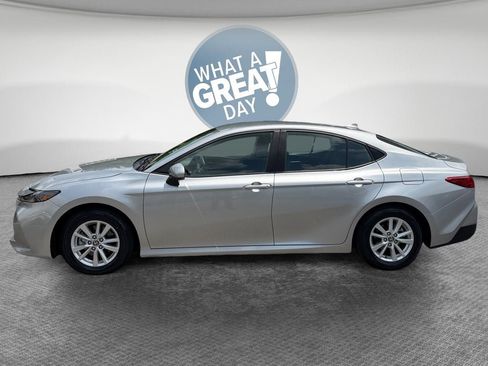 Certified 2025 Toyota Camry LE FWD image 7